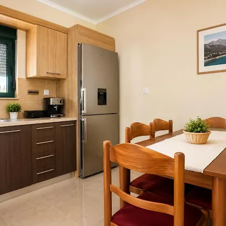 Seafront Holiday home *